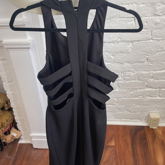 Lulu medium black gown - Picture 3 of 5